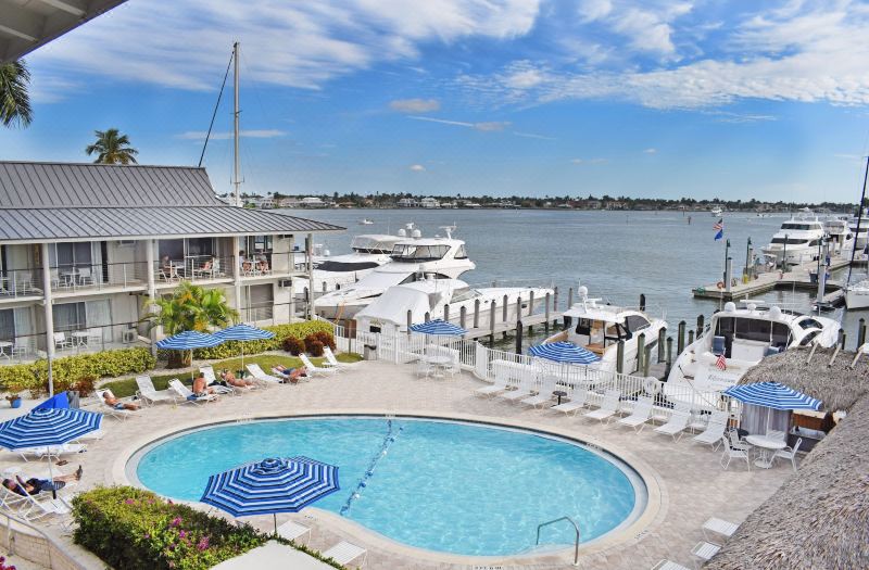 Cove Inn on Naples Bay photo 3
