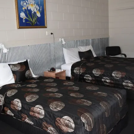 Black Diamond Motel