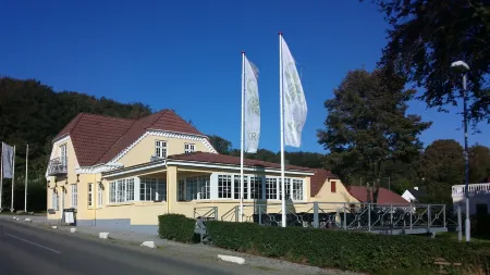 Skovdal Kro Отели в г. Еллинг