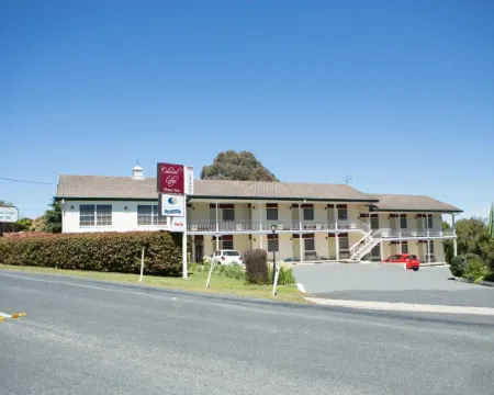 Colonial Lodge Motor Inn Hotels in Yass