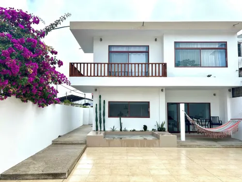 Flip Flop House Hôtels à : Puerto Villamil