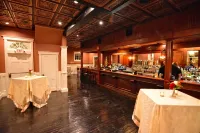 Avon Inn Hotels in Geneseo