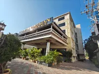 Royal Parisian Residency Hotels near Manora Light house கலங்கரை விளக்கம்