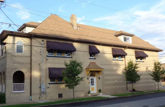 康內爾斯維爾民宿