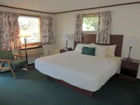 Rock Ledge Motel Hotels in Clayton