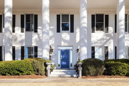 Stone Mountain Manor