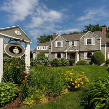 Old Harbor Inn