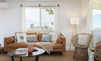 Mojave Mesa - Desert Views & Desert Style 1 Bedroom Home by RedAwning