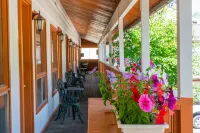 Cedar Motel