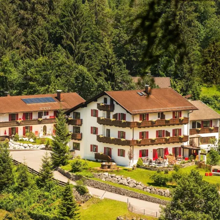 Bayern Resort Hotel (Adults Only)