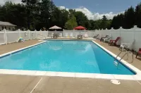 Saco River Motor Lodge & Suites - Pools