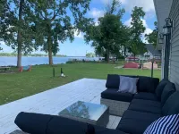 Peaceful Lakefront 3 bedroom Home with Boat Slip - Perfect Family Retreat