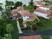Villa Paraiso Luxurious Beach Front 5BR/6BA Villa @ Dorado Beach Ritz Reserve Hotels in Dorado