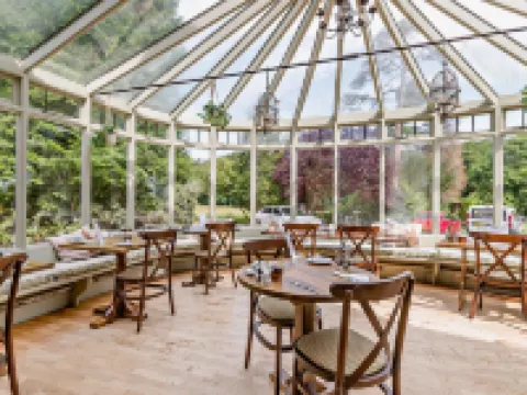 Inn for All Seasons Hotels in Burford
