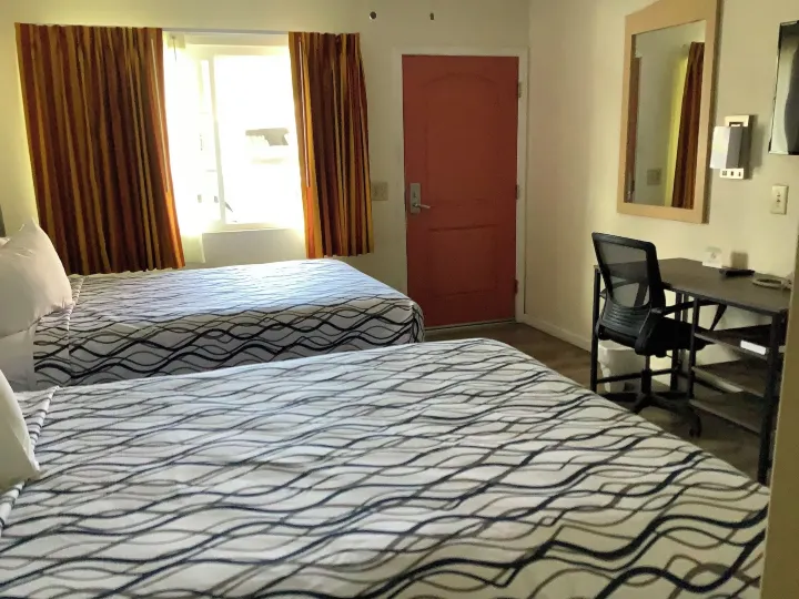 National 9 Motel