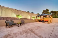 Luxe Family Home in Bonita w/ Private Pool & Spa! فنادق في Bonita