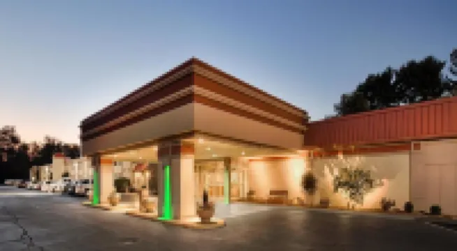 唄盟套房酒店 瑪麗埃塔酒店