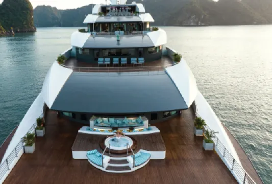 Grand Pioneers Halong Bay Cruise 1 Hotels near Dong Thien Cung