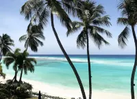 Condominium Apartment in Front of Beach