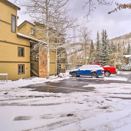 Charming Vail Condo w/ Patio & Mountain Views