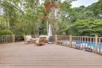 Hamptons Vacation Rental w/ Salt Water Pool - Parkplatz