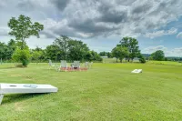 Norfork Studio Escape Walk to White River!