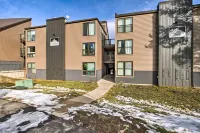 Cozy Big Sky Studio ~ 1 Mile to Mtn Village! - Kitchens