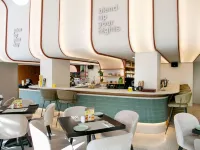 Mercure Larnaca Finikoudes Beach