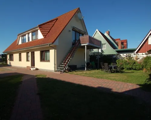 An der Wiese 1 für 2 Gäste Inkl. Bettw., Wlan, Südbalkon und Parkplatz am Haus Hotels in Prerow