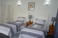 Divine & Spacious Marina Village 2 Bedroom Condo Close to Waterfront