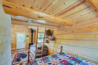 Mtn Views & Fireplace: Cozy Trout Creek Tiny Home - 2つ星
