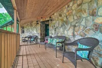 Home on Douglas Lake - Fish and Kayak! - Parkering