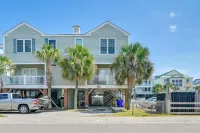 Walk to Ocean & Pier: Surfside Beach House w/ Pool - Wifi