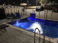 Super 8 by Wyndham Bedford DFW Airport West - Pools