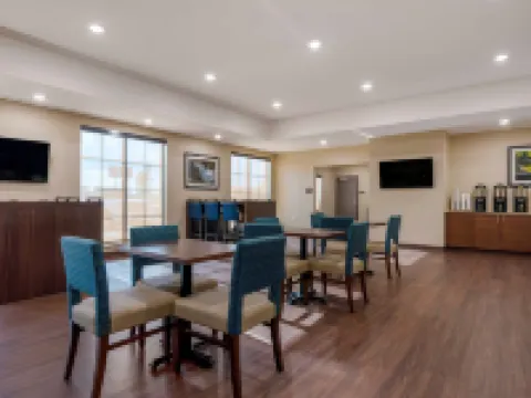 Comfort Inn & Suites Hotels in Nicollet County