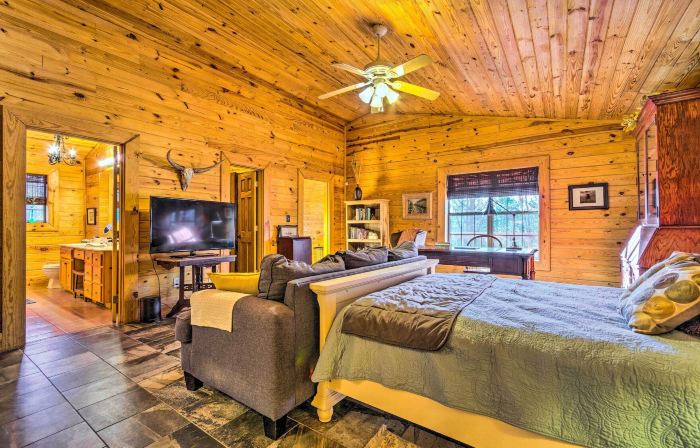 Pet-Friendly Cabot Cabin w/ Fenced Yard!
