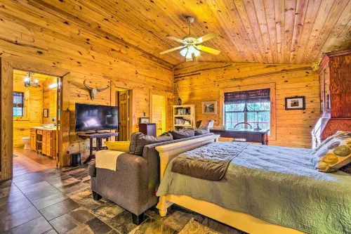 Pet-Friendly Cabot Cabin w/ Fenced Yard! - WiFi