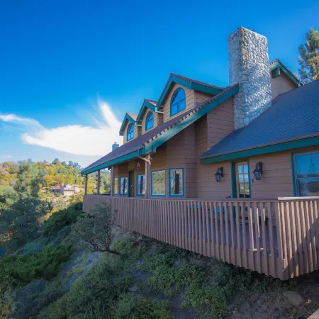 Tucker Peak Lodge