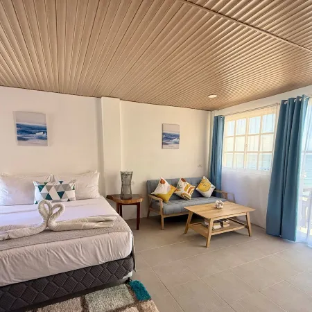 Lanas Beach Resort Carabao Island