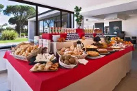 Garden Hotel - breakfast