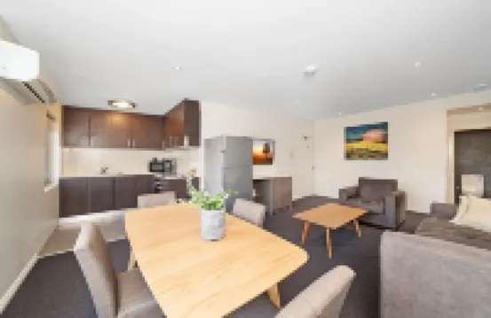 卡爾頓套房酒店 古爾本酒店