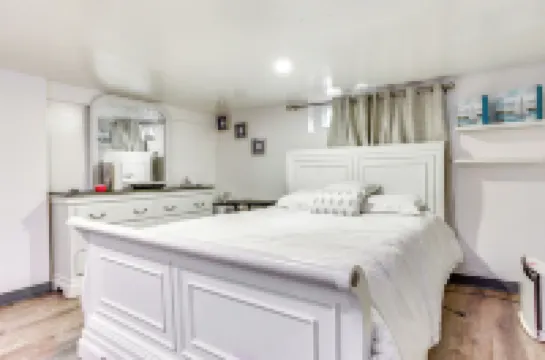 Convenient Apt 2 Mi to Sprain Ridge Park!