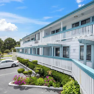 Arbor Inn Monterey