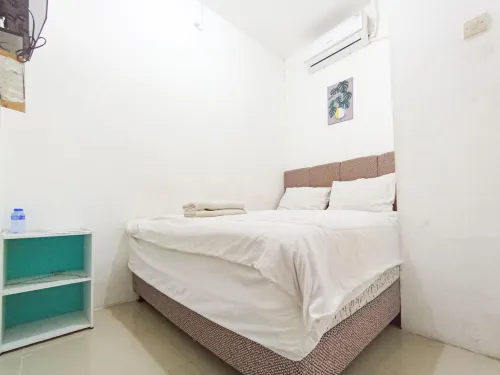 Ariska Room Near Alun Alun Jombang RedPartner