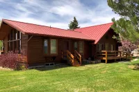 Rustic Cabin 20 Mins to Capitol Reef Natl Park! - Parking