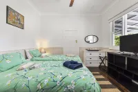 4 Bedroom Farm Cottage on Bellingen River