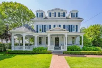 Luxury Beach Access and Elegant Design - Stunning Sea Captain's Haven