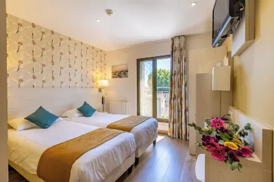 Logis Hôtel Restaurant le Cours فنادق في Saint-Gilles
