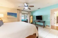 마나티 비치 겟어웨이, 프라이빗 풀 + 선룸 있음