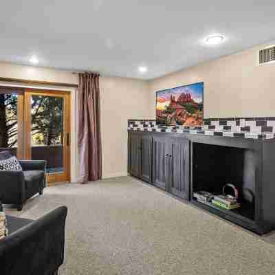 Furnished Patio & Views: West Sedona House! Rooms